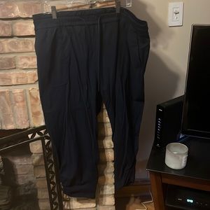 Lululemon stretch crop pants